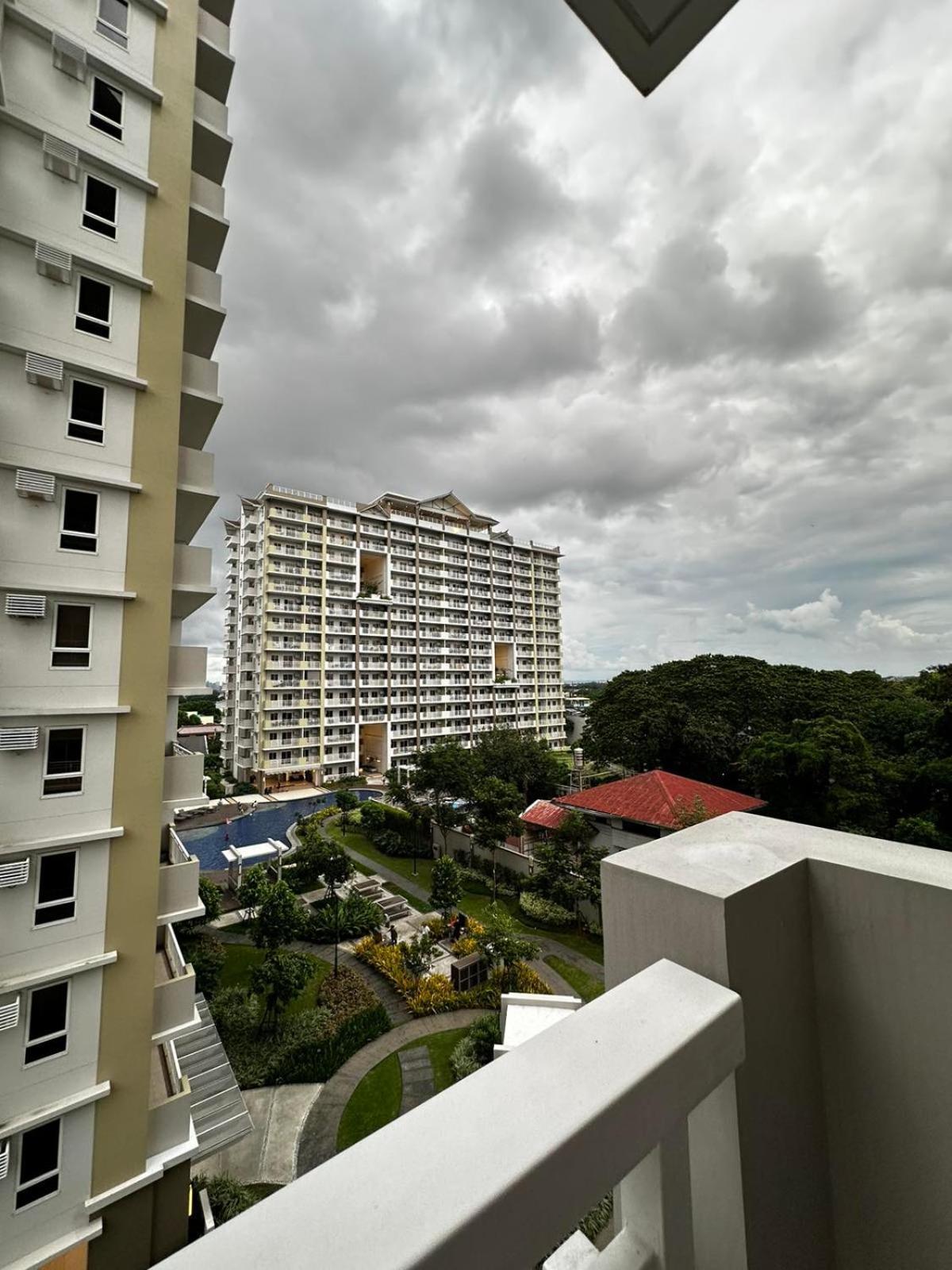 2 Bedroom Condo Unit Near Sm Bf & Naia At The Atherton By Dmci With 2 Balcony Paranaque City ภายนอก รูปภาพ