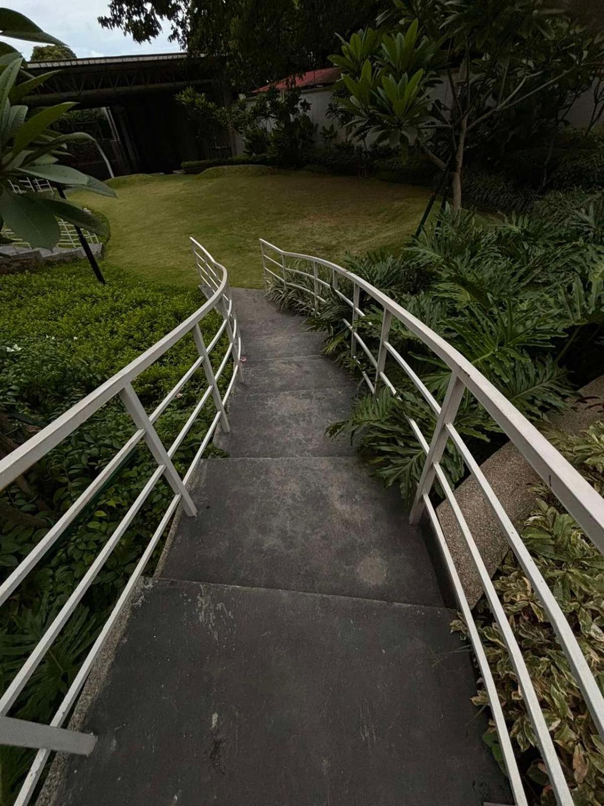 2 Bedroom Condo Unit Near Sm Bf & Naia At The Atherton By Dmci With 2 Balcony Paranaque City ภายนอก รูปภาพ