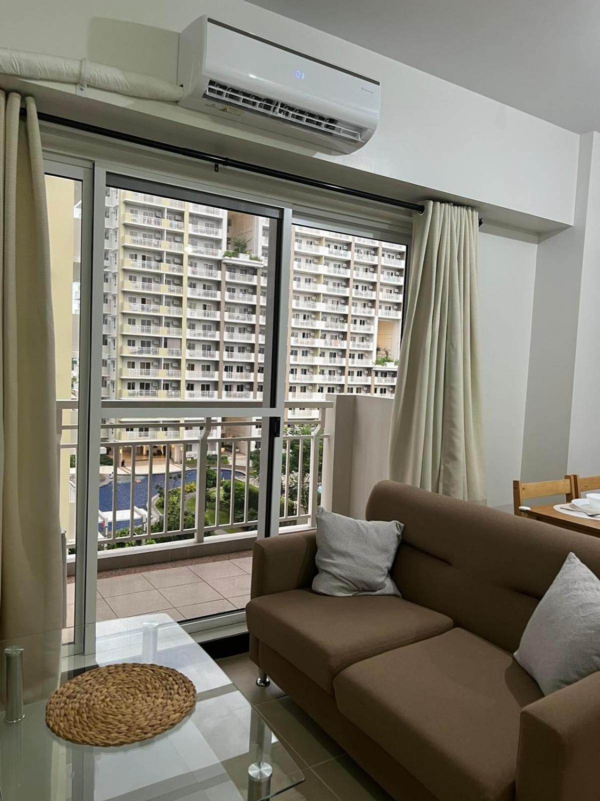 2 Bedroom Condo Unit Near Sm Bf & Naia At The Atherton By Dmci With 2 Balcony Paranaque City ภายนอก รูปภาพ