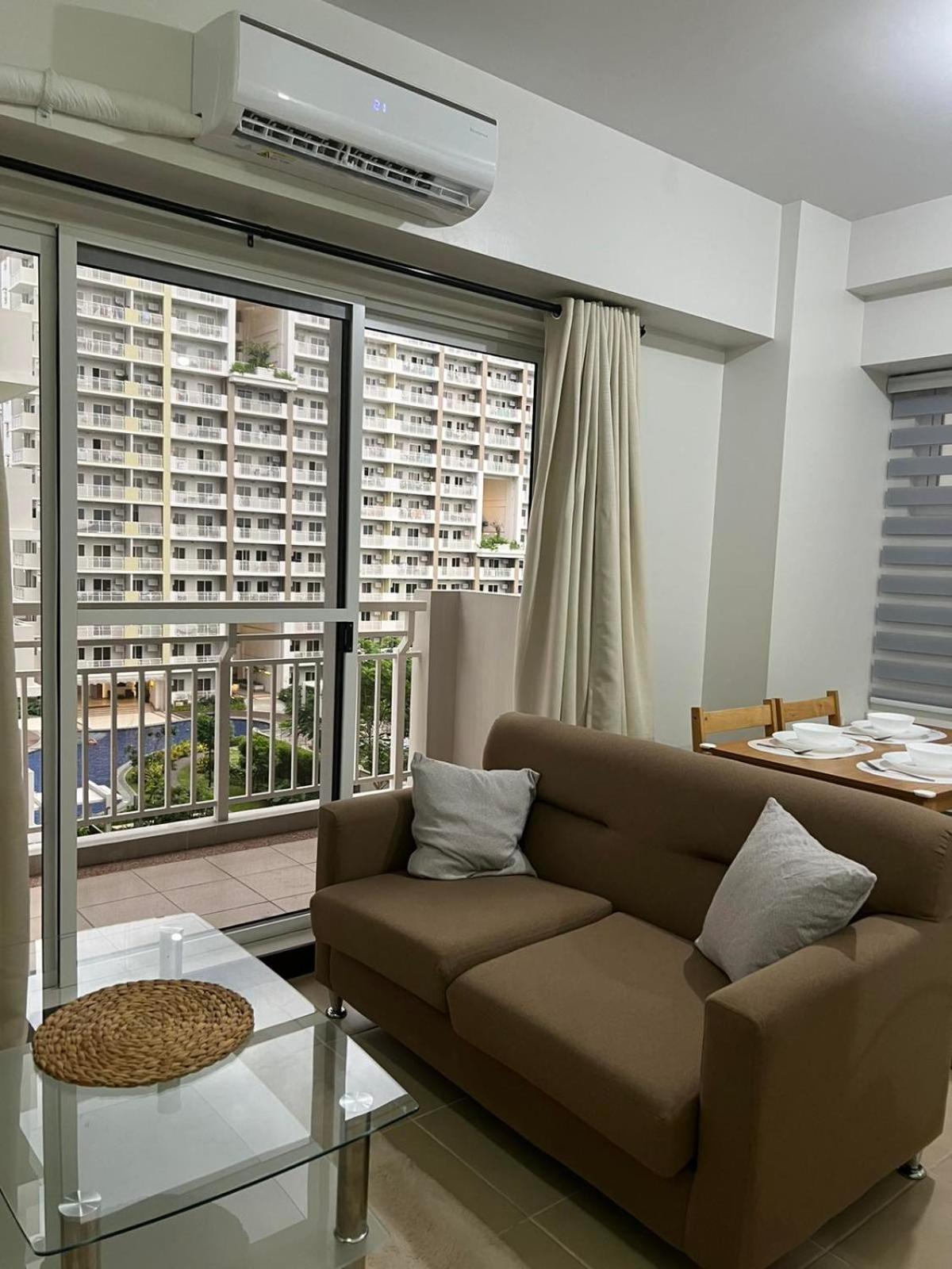 2 Bedroom Condo Unit Near Sm Bf & Naia At The Atherton By Dmci With 2 Balcony Paranaque City ภายนอก รูปภาพ