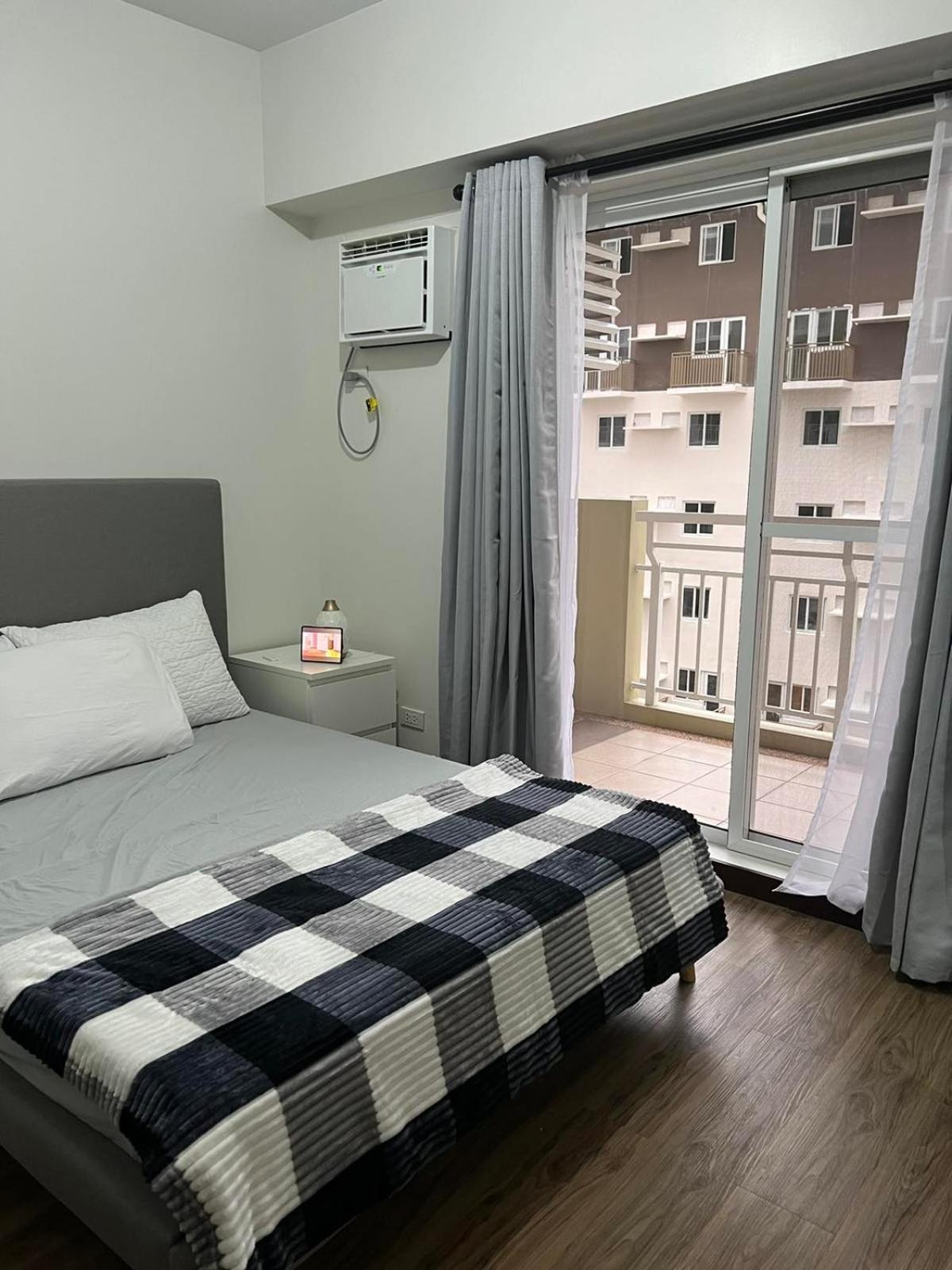 2 Bedroom Condo Unit Near Sm Bf & Naia At The Atherton By Dmci With 2 Balcony Paranaque City ภายนอก รูปภาพ