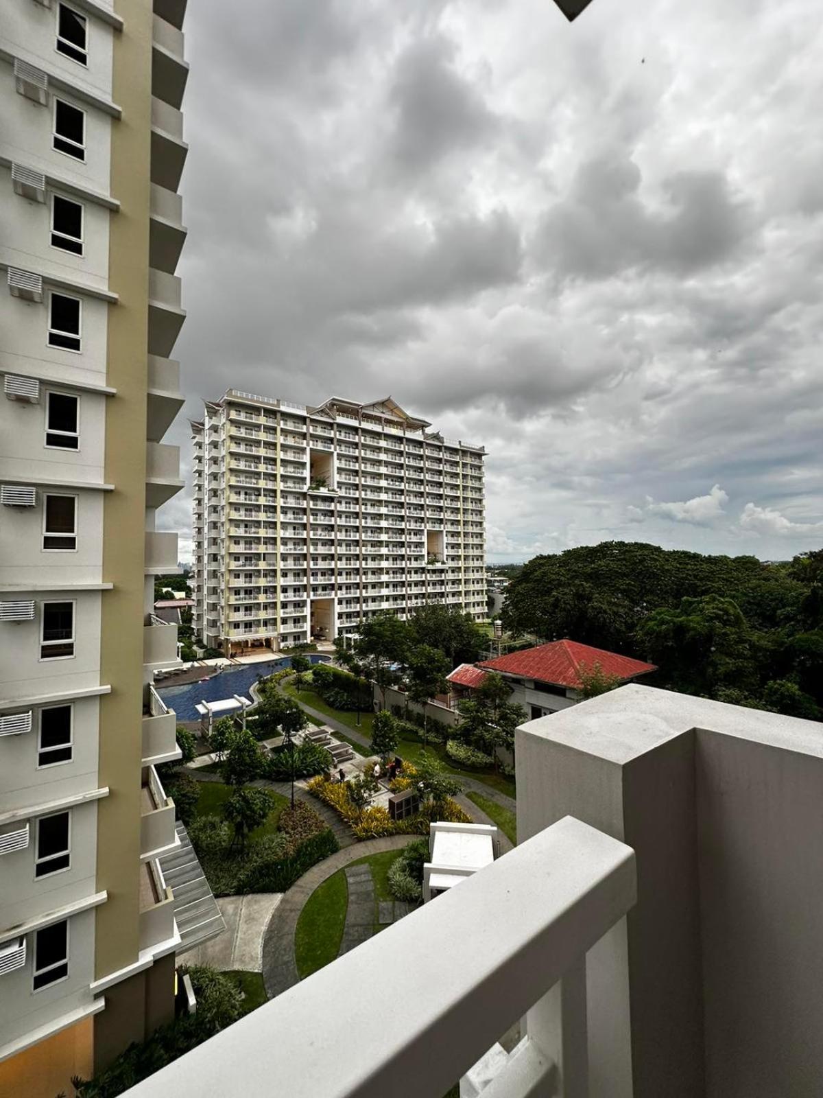 2 Bedroom Condo Unit Near Sm Bf & Naia At The Atherton By Dmci With 2 Balcony Paranaque City ภายนอก รูปภาพ