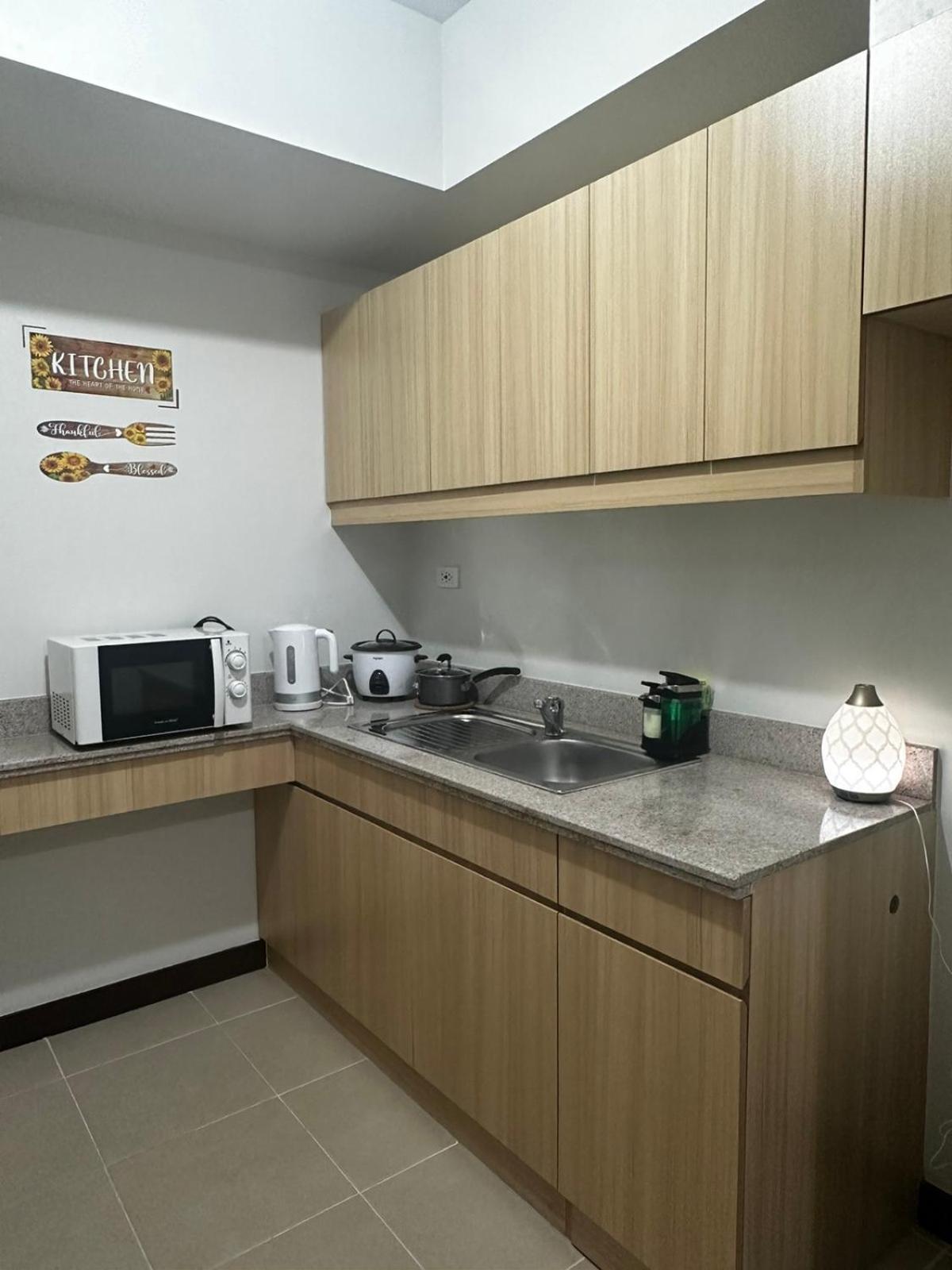 2 Bedroom Condo Unit Near Sm Bf & Naia At The Atherton By Dmci With 2 Balcony Paranaque City ภายนอก รูปภาพ