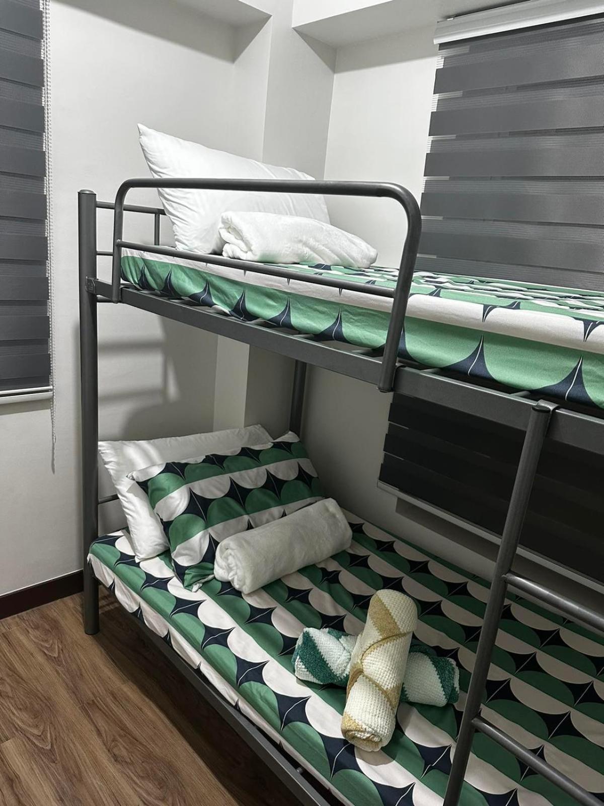 2 Bedroom Condo Unit Near Sm Bf & Naia At The Atherton By Dmci With 2 Balcony Paranaque City ภายนอก รูปภาพ